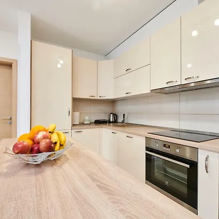Apartman Leon Umag Exterior foto