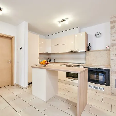 Apartman Leon Umag Exterior foto